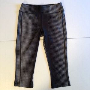 The North Face Black and Gray Geometric Capri Leggings Size SP